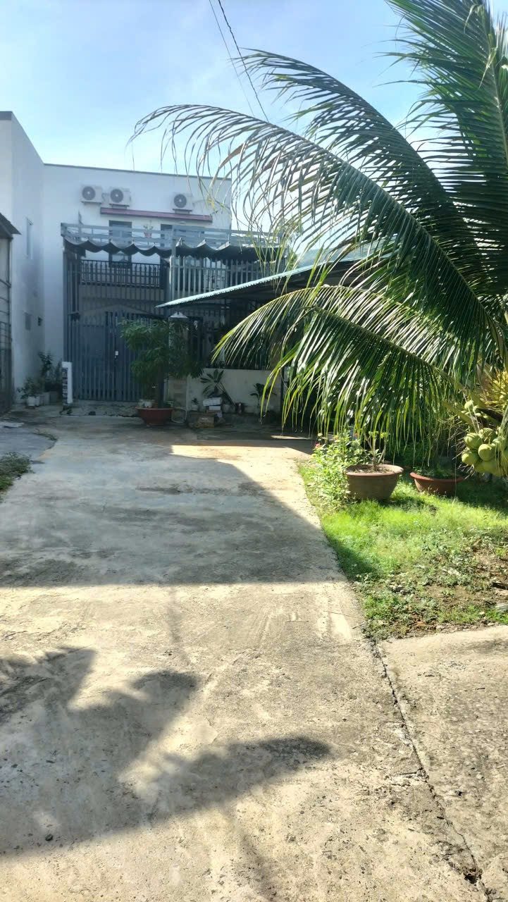 ĐẤT VÕ DÕNG VĨNH TRUNG DT 89.3M2 GIÁ 1TY5
- DT: 89,3m2 có 80m2 thổ cư, quy hoạch mở rộng đường 30m phía sau đất, đầy tiềm năng trong tương lai
- Đường hiện trạng oto 7 chỗ vào tận nơi
- Hướng Tây Nam
Giá bán: 1ty500tr bao thuế phí