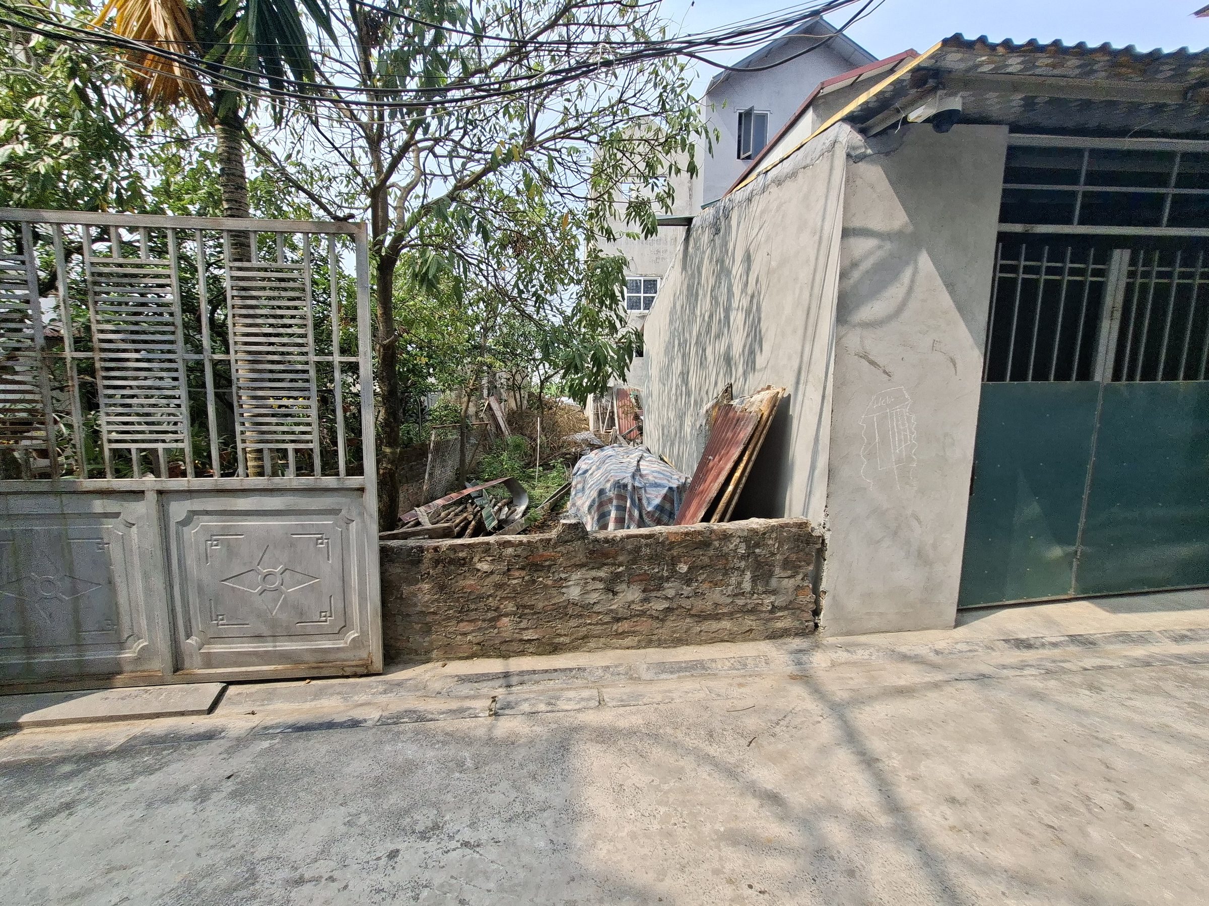 66m,vuông đẹp thông ô tô 7 chỗ,100m khu vui chơi,hồ điều hòa ô tô dừng đỗ ngày đêm,gần khu công nghiệp,1.2km cầu Thăng Long