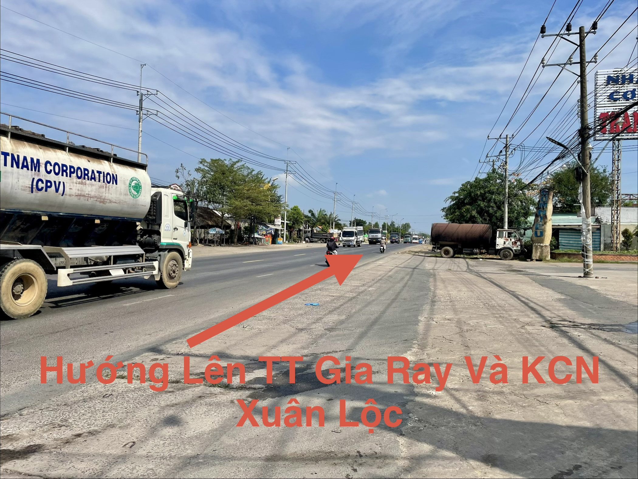 Cần Bán Lô Đất Làm Kho Xưởng 3460m2 Bgay Lối Lên Xuống Cao Tốc  Phan Thiết - Dầu Giây