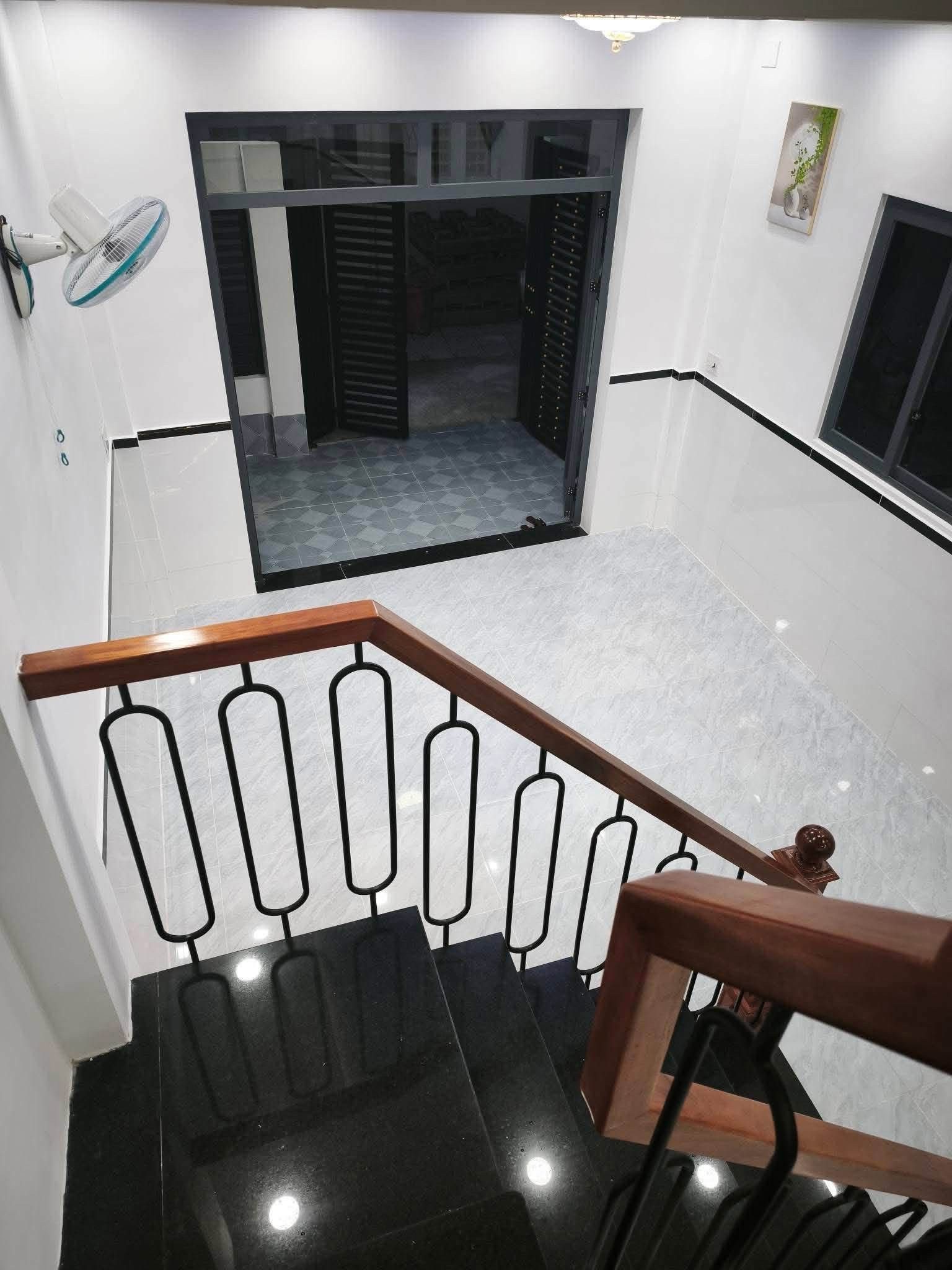 Bán nhà hóc môn 595 triệu 4x13m cách  chợ xuân thới thượng 20 phút