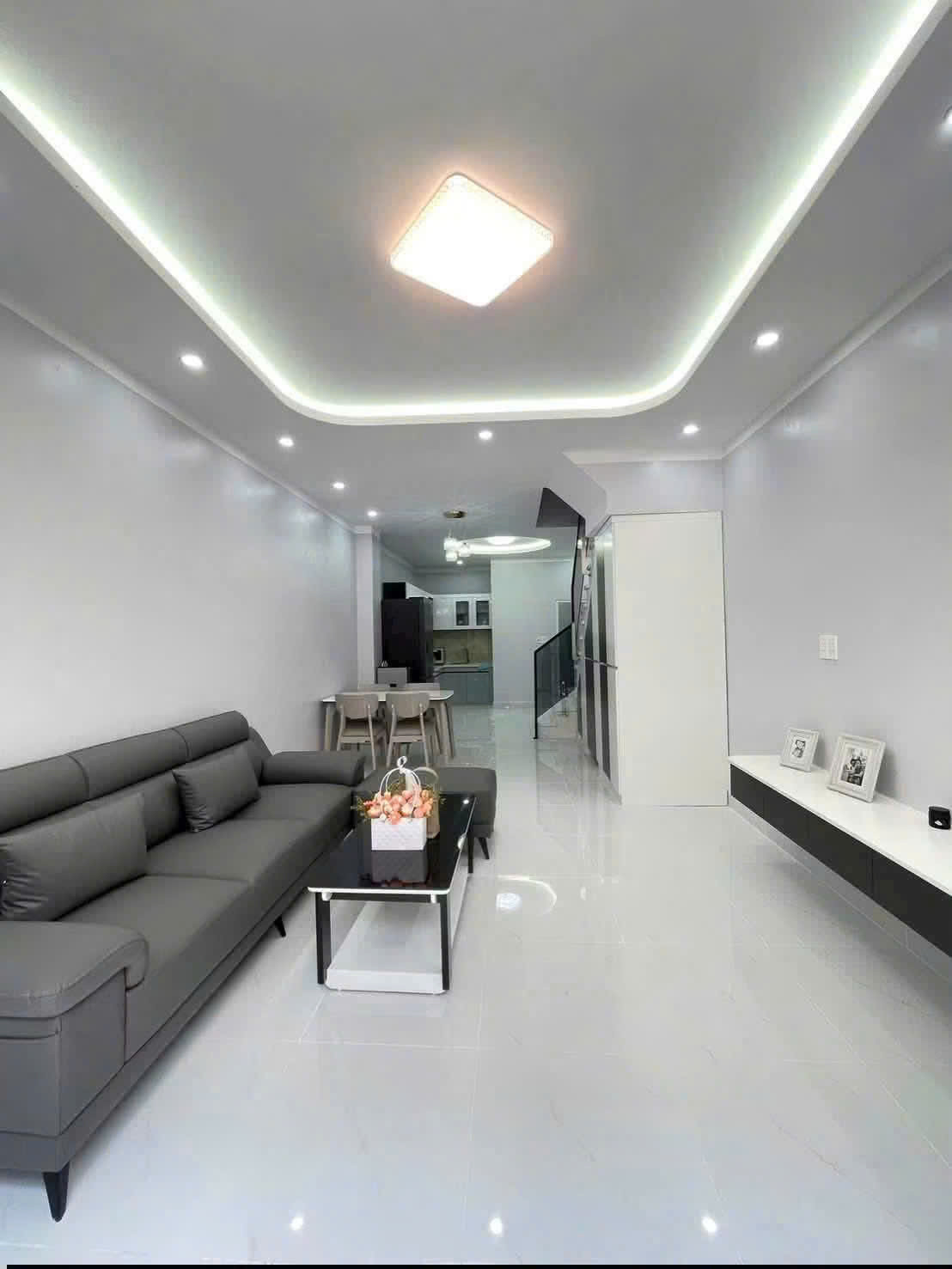 Nhà hóc môn 4x11m gần chợ xuân thới thượng, 2 phòng ngủ 595tr có sổ