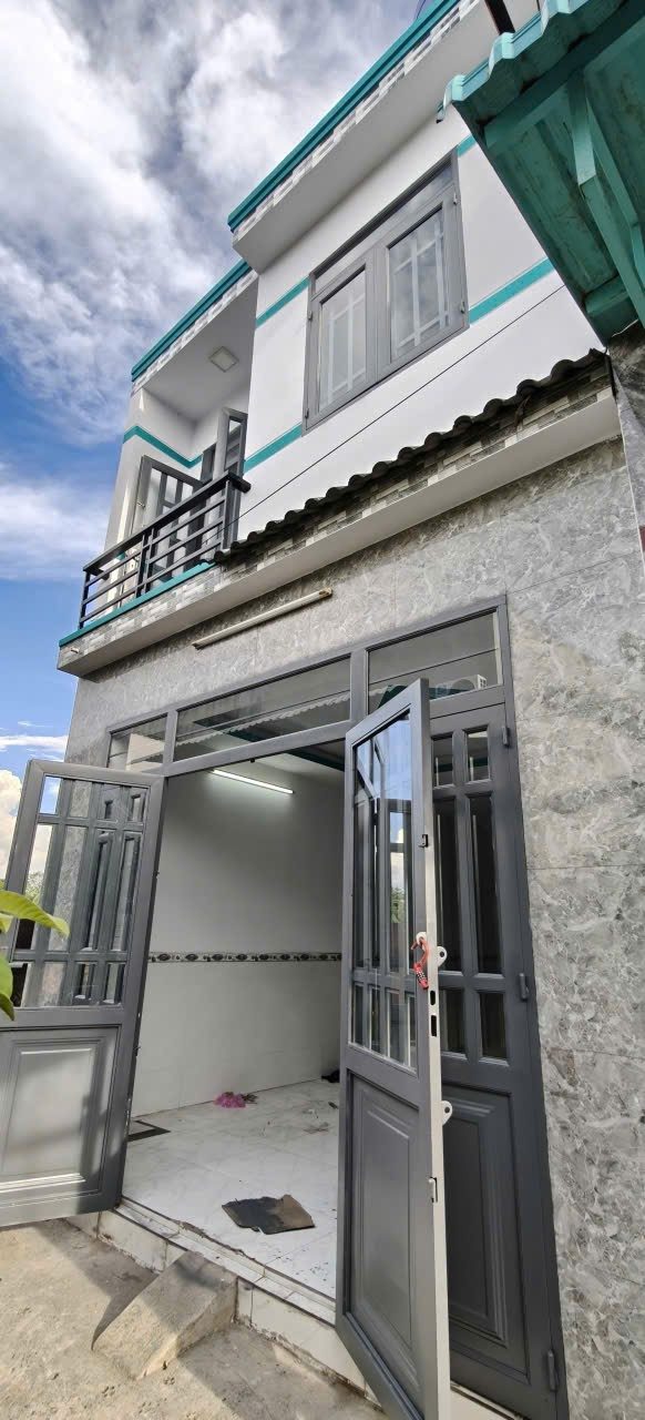 Bán gấp nhà trệt lầu Xuân Thới Sơn Hóc Môn