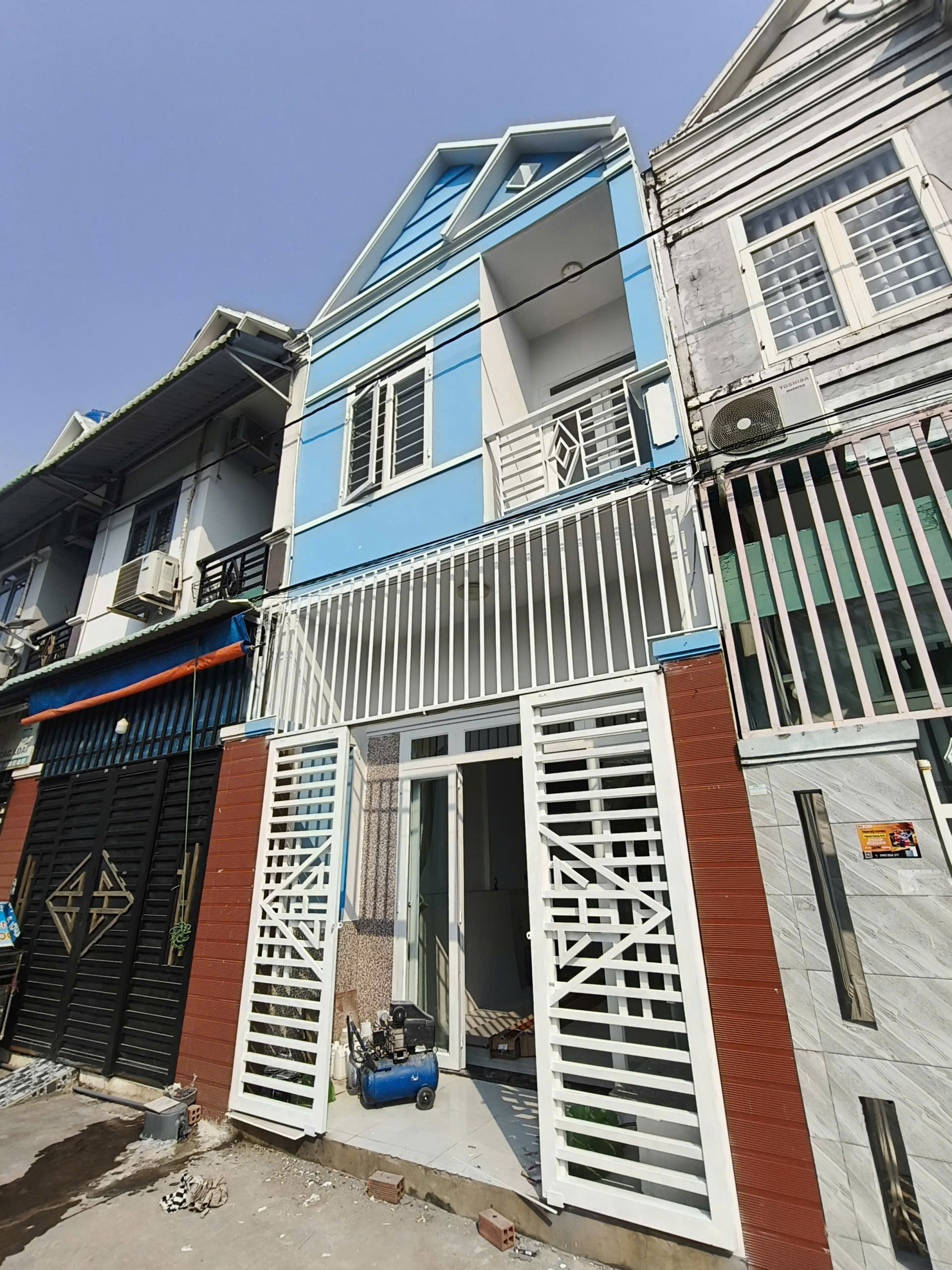 Bán gấp nhà 1 trệt 1 lầu Xuân Thới Sơn Hóc Môn đường Nguyễn Văn Bứa