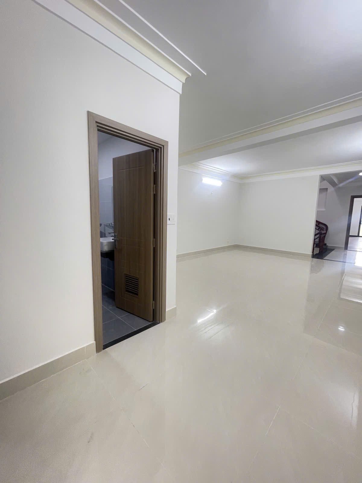 248m2, ngang 5m, dài miên man, Mặt tiền Phan Văn Hớn