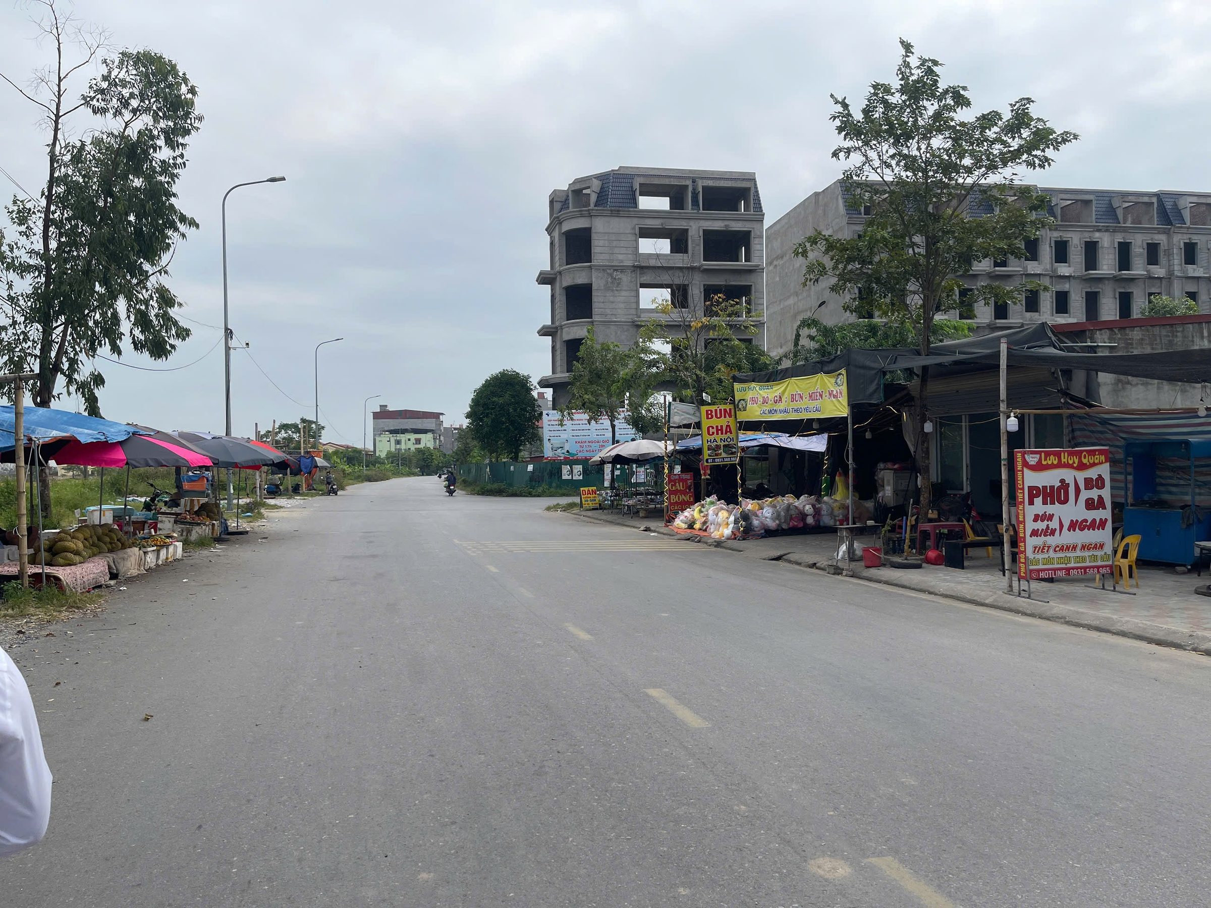 Bán đất yên lãng an bình trần xá. Diện tích 90m mặt tiền 5m hướng đông bắc.  Trung tâm của tổ hợp samsung việt nam. Trung trâm chợ. Trục chính liên xã đường rộng 30m. Xã yên trung tỉnh bắc ninh