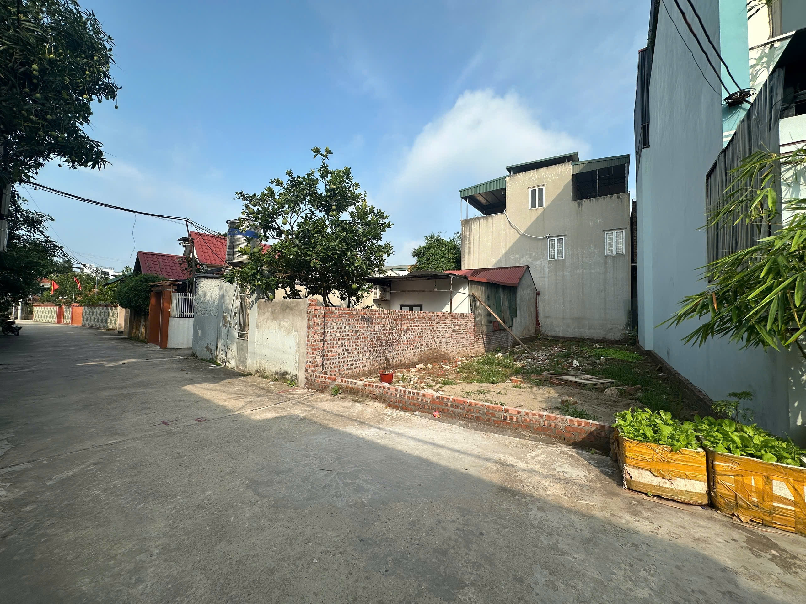 94m2 đất mặt đường chính thông rộng 5m 2 ô tô tránh nhau
Đất tại thôn sơn chung, xã yên sơn, quốc oai
