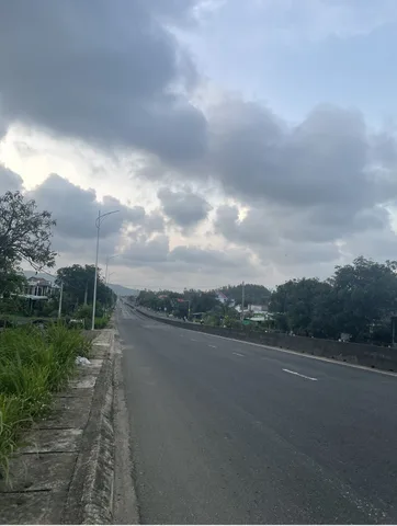 Mặt tiền Quốc Lộ 1A - An Hoà - Tuy An 8,5m ngang dài hơn 50m thổ cư 275m  Cách Tuy Hoà 10’  Vị trí mặt tiền thuận tiện mọi công việc  Giá 1xxtr/m ngang ⭐️ 𝐁𝐃𝐒 𝐓𝐔𝐘 𝐀𝐍- 𝐏𝐇𝐔́ 𝐘𝐄̂𝐍 👉 𝐍𝐡𝐚̣̂𝐧 𝐊𝐲́ 𝐆𝐮̛̉𝐢-𝐌𝐮𝐚 𝐁𝐚́𝐧 𝐁𝐃𝐒 𝐓𝐔𝐘 𝐀𝐍 👉 𝐇𝐨̂̃ 𝐓𝐫𝐨̛̣ 𝐆𝐢𝐚̂́𝐲 𝐓𝐨̛̀ 𝐏𝐡𝐚́𝐩 𝐋𝐲́     