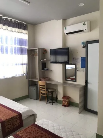 Bán gấp Khách Sạn 18P+2 Căn Hộ gần quảng trường Xã Tháp Mười,Đồng Tháp