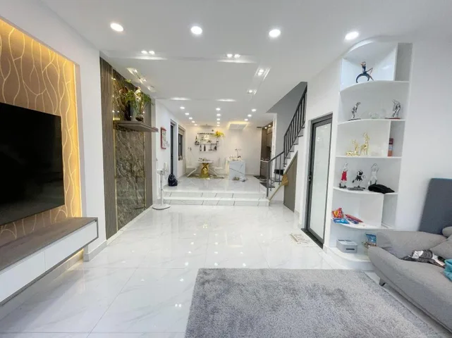 🔥 Giảm 1.4 tỷ! Nhà 2 tầng 196m², Đ.3m – Nguyễn Văn Bứa HM