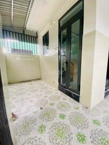 NHÀ LÔ GÓC CÁCH LÊ HỒNG PHONG 150m - 2pn 2ti6