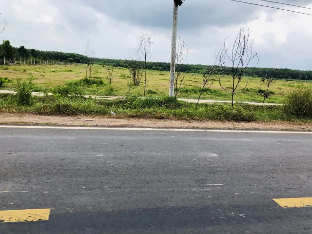 CẦN BÁN GẤP LÔ ĐẤT 228M2 ĐƯỜNG NHỰA LỚN, SÁT CHỢ, GẦN ỦY BAN, TRƯỜNG HỌC. GIÁ 565TR