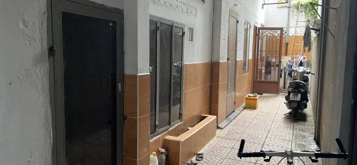 Nhà ĐẸP 3 Tầng 8 Phòng ngủ Quận 7, Ngang bề thế 6m, chưa đến 6 tỷ