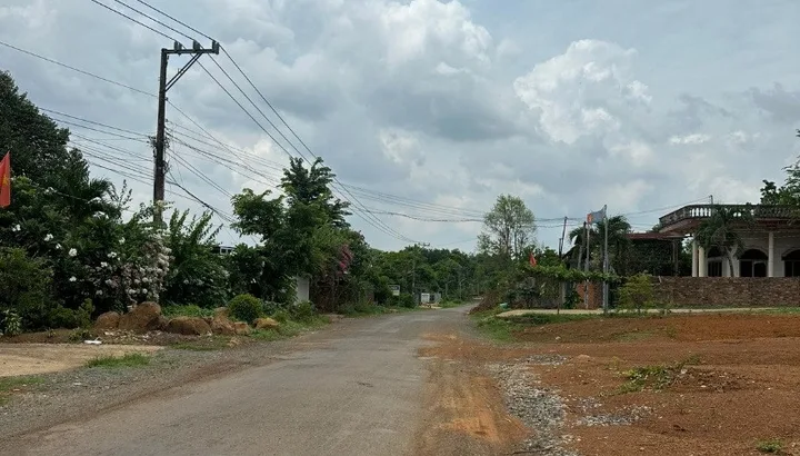 Cần bán gấp đất chính chủ mặt tiền nhựa mở 32m, dân đông