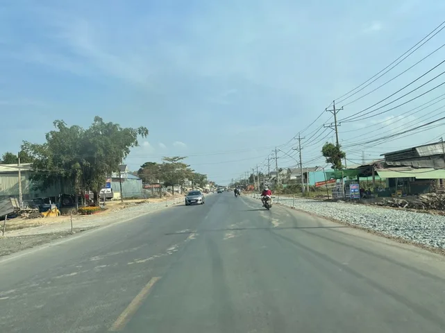 BÁN LỖ NỀN ĐẤT 1000M2 THỔ CƯ SHR MT ĐƯỜNG LỚN CẠNH CHỢ ỦY BAN GIÁ 480 TRIỆU