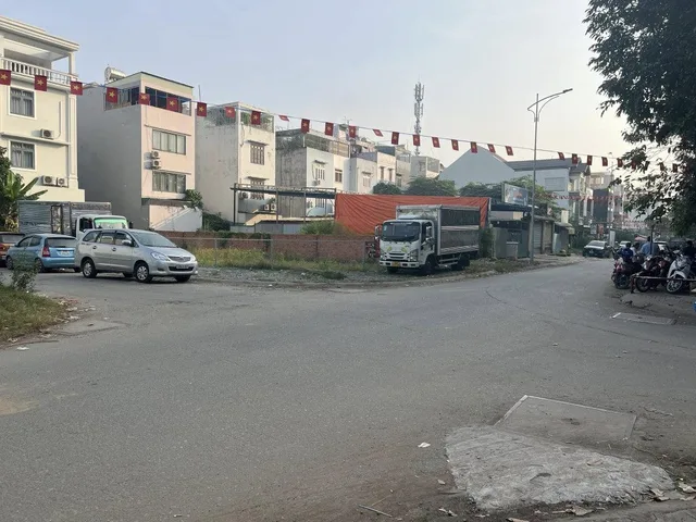 LÔ GÓC SIÊU ĐẸP 10x20– SAU LƯNG BỆNH VIỆN QUẬN 2 chỉ 23,8 tỷ