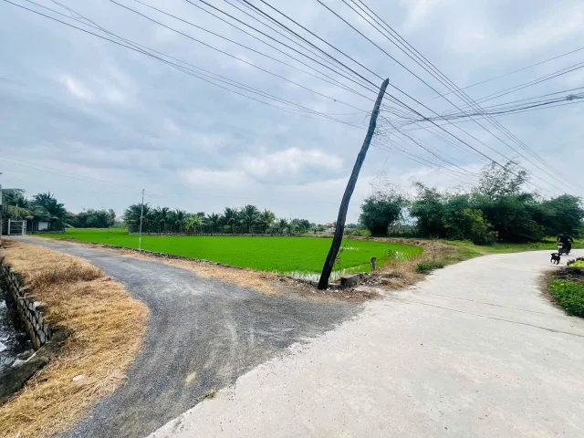 Tuân Thừa Ninh Bình 
🌈 Đất gần trung tâm Thị Xã Ninh Hòa 
+Vị trí : Tuân Thừa - Ninh Bình 🌈
+ Giá chỉ từ  499tr
+ DT : 122m2 ( Full thổ cư) 
+ Ngang 5,5m 
+ Đường bê tông , ngay khu dân cư , đầy đủ tiện ích dân sinh ....
+  Bao sổ sang tên thuế phí
