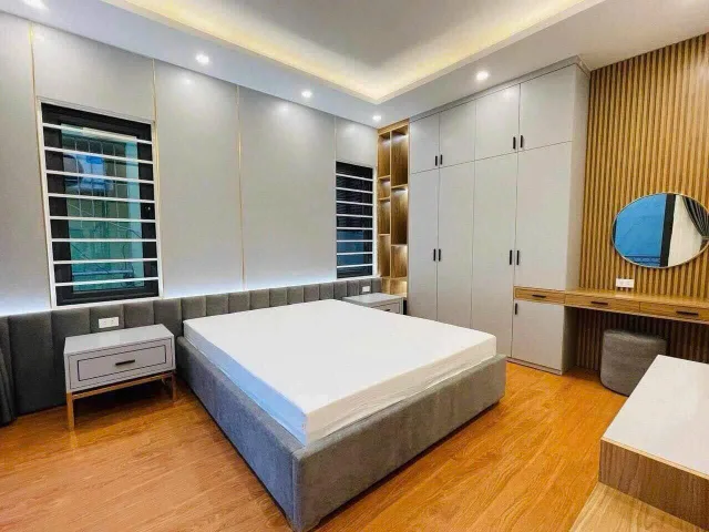 Cần bán nhà Cầu Diễn,: 5 tầngx5 phòng  5,45 tỷ ( Có thương lượng )