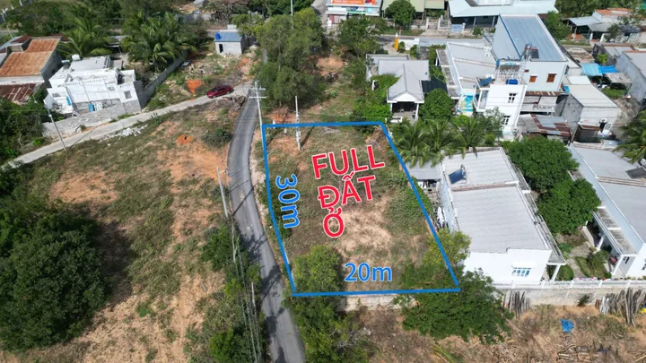 Bán lô đất nhỏ full Thổ cư - giá cực cực tốt đường Hồ QUang Cảnh. LH: 0974090487