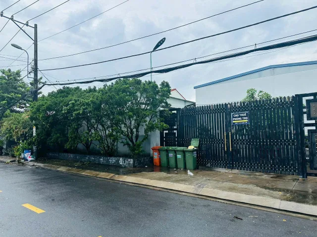 Đất 1.376m2 thổ 900m2 có 32 phòng trọ và nhà kho .Mt Huỳnh Văn Cọ : 30 x46