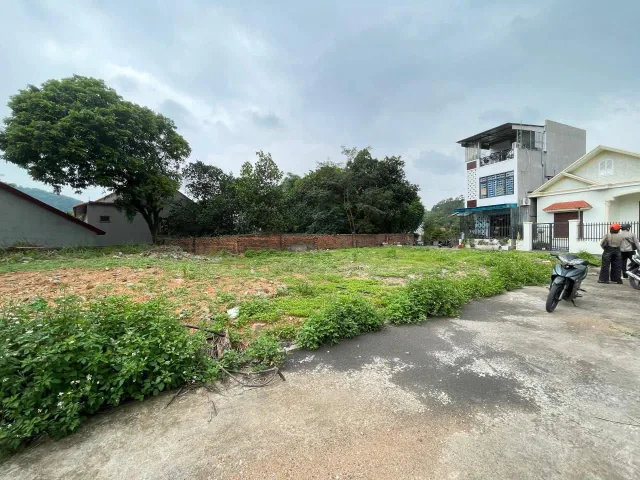 Bán đất ngay đầu đường vào lán 14 Hà Trung,Hạ Long