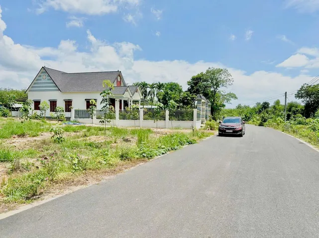 CẦN BÁN GẤP 5x50M=250M2 ĐẤT THỔ CƯ SỔ HỒNG RIÊNG NGAY TRUNG TÂM CHỢ, NGÂN HÀNG, TRƯỜNG HỌC. GIÁ 240TR