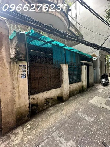 BÁN ĐẤT TẶNG NHÀ 2 TẦNG - GẦN Ô TÔ - NGÕ THÔNG- XÂY CCMN 8,6 TỶ