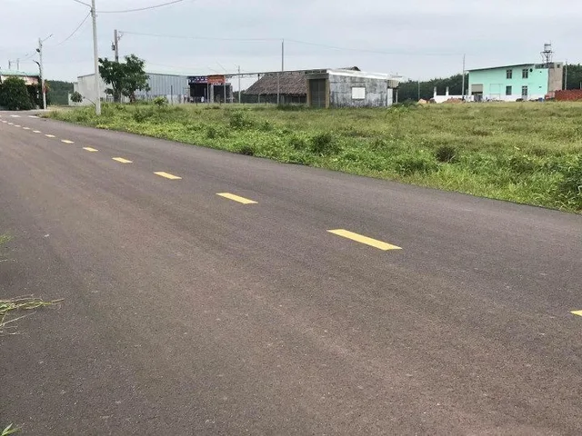 BÁN ĐẤT 260M2, MT 16M NGAY CHỢ, CKN THÔNG QUỐC LỘ RẤT TIỆN XÂY TRỌ 295TR