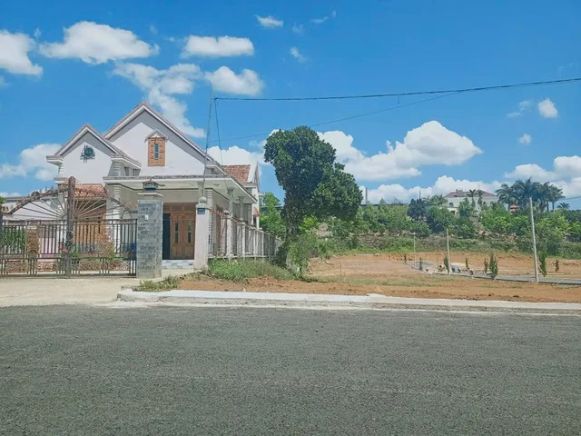 CẦN BÁN GẤP 3 000M2 ĐẤT NGAY TRUNG TÂM CHỢ DÂN ĐÔNG
