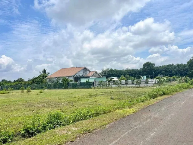 CẦN TIỀN BÁN GẤP 1021M2 ĐẤT NGAY QL 14 SÁT CHỢ, TRƯỜNG DÂN ĐÔNG BUÔN BÁN SẦM UẤT. GIÁ 220TR