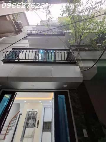 QUAN NHÂN - 5 TẤNG THANG MÁY - NGÕ RỘNG 3M 6,9 TỶ