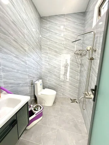 Bán nhà gần trường Tiểu Học Phú Hòa 3, 1 trệt 1 lầu, 3 Pn, sân oto