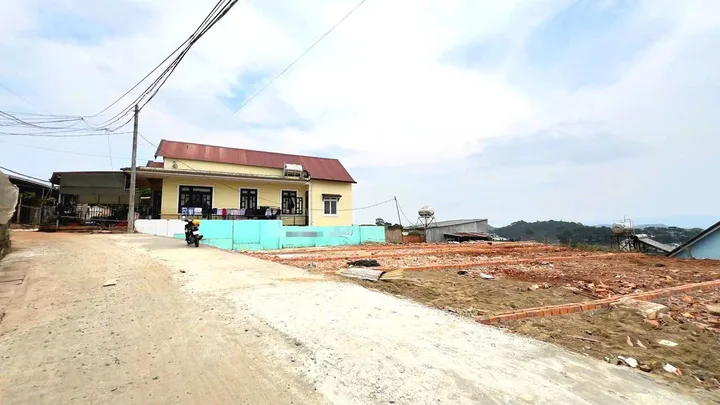 Bán đất 2 mặt tiền view đẹp khu dân cư gần chợ và UBND Xuân Tho Đà Lạt