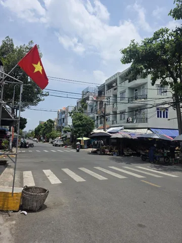 BÁN NHÀ BIỆT THỰ GỖ LIM TRẦN VĂN KIỂU, 200M², 75 TỶ, NỘI THẤT HOÀNG CUNG, VIEW CÔNG VIÊN
