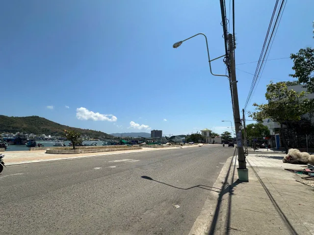 LÔ ĐẤT ĐẸP NẰM TRÊN ĐƯỜNG NGUYỄN VĂN LINH - HÒN RỚ - NHA TRANG