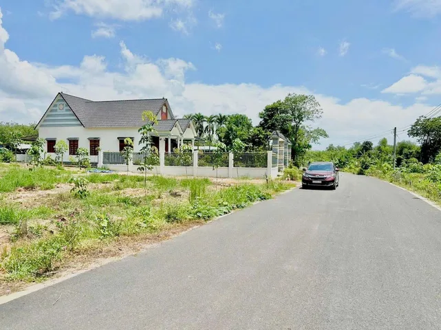 BÁN NHANH 260M2 THỔ CƯ. GIÁ 770TR GẦN CHỢ, TRƯỜNG HỌC DÂN ĐÔNG