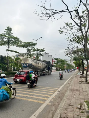 🔥Nóng hổi: Chính chủ chị em muốn bán 41m2 TT. Khoa học quân sự - lô góc ô tô 7 chỗ vào đất - hưởng 40m2 đất lưu không - giá chỉ 6.x tỷ