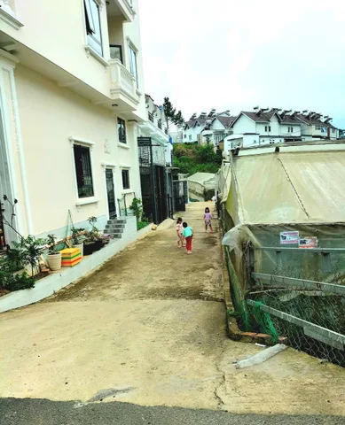Bán gấp đất ngộp khu dân cư trung tâm Xô Viết Nghệ Tĩnh gần sân vận động Đà Lạt