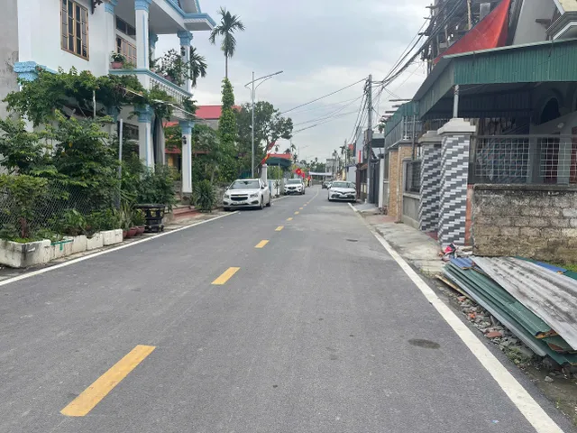 Bán 62m Lâm Động ngay đường thôn. L/h:076.231.9990