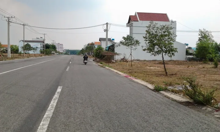 Kẹt tiền cắt lỗ 257m2 giá 235 triệu sát bên chợ, ủy ban. LH: 0933.263.596 A.Vỹ