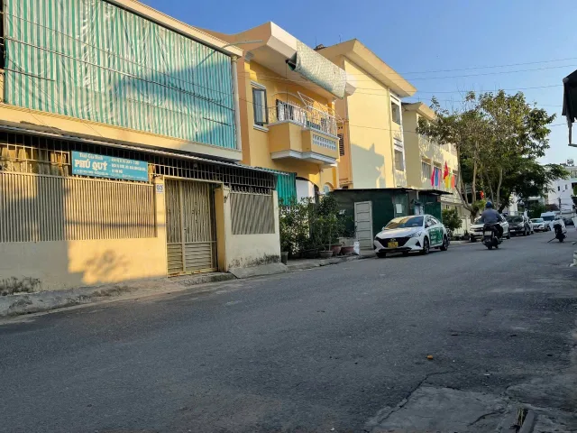 Nhà Cạnh Chợ Đầm vị trí vàng kinh doanh