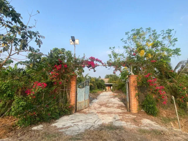 (L673) Đất (có nhà) 1/ ngắn Kênh Đông, xã Trung Lập Thượng, dt 1.022m2, đất ở khsx, giá 2 tỷ 200