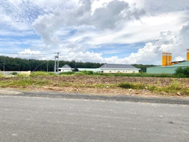CẦN TIỀN BÁN 230M2 ĐẤT NGAY KCN ĐANG H.ĐỘNG ĐÔNG CÔNG NHÂN. GÍA 480TR