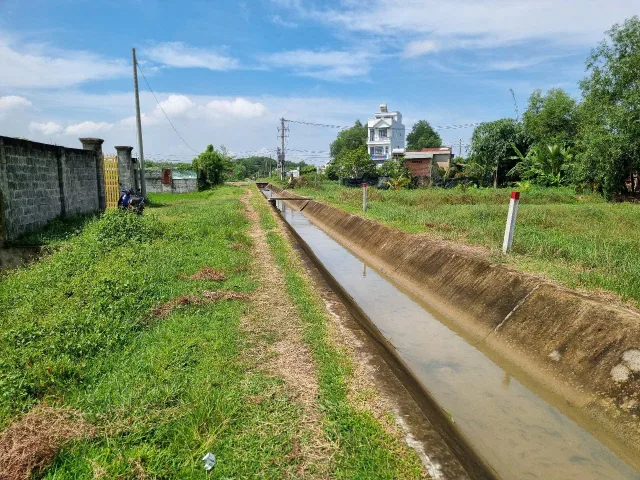 (S637) Đất xã Trung Lập Hạ, dt 1.079m2, đất ở, giá 1 tỷ 800