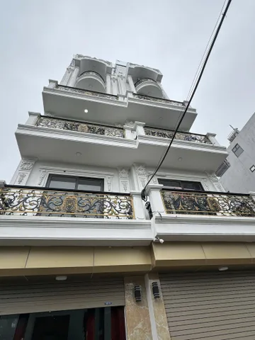 Đức Giang,Long Biên nhà mới ở ngay gara ô tô thang máy DT40m2 giá 11 tỷ