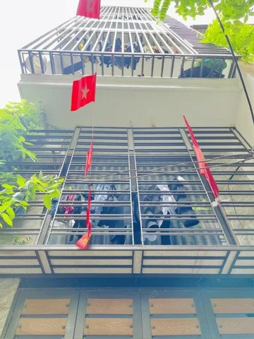 Bán nhà Thái Thịnh dt 70m2, 7t, mt 4.5m, ô tô dòng tiền.