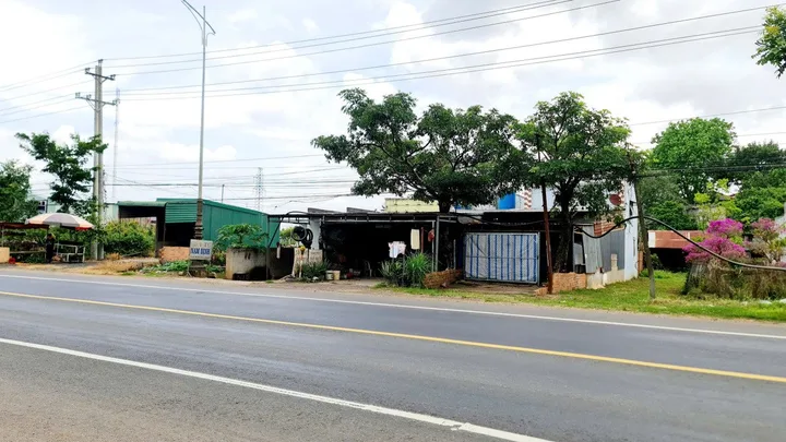 Bán Đất Tặng Nhà Mặt Tiền QL20 Đức Trọng