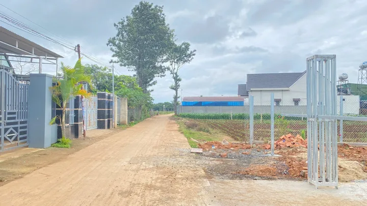 Đất mặt tiền pê tông rộng, thuộc phú hội, đức trọng