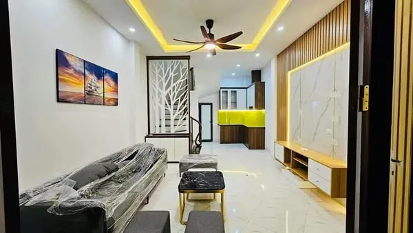 Nhà Di Trạch, Hoài Đức gần phố Nhổn, giáp khu đô thị Hinode Royal Park, xây 5 Tầng, ô tô vf3 đỗ giá nhỉnh 4 tỷ