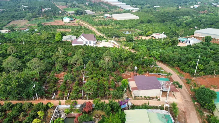 Nhà Riêng 3Pn Thôn 8 xã Mê Linh, Lô góc 2MT 1,65 tỷ/429m2 nhà cấp 4 3PN 120m2 +đất vườn cà phê