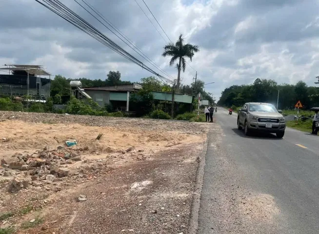 Bán lô đất Trung Tâm chợ minh thạnh